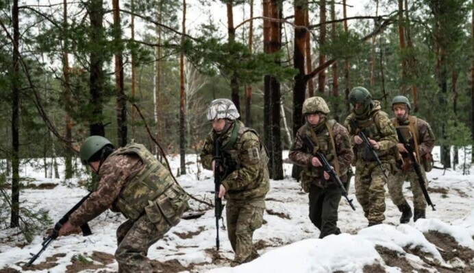 Замість мобілізації: відомий журналіст озвучив ідею залучення людей у піхоту