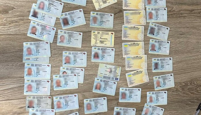 На Тернопільщині спритні ділки продали фальшиві водійські посвідчення на 35 млн грн