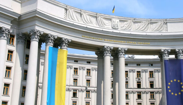 "Полный позор": Украина осудила использование фото пострадавших украинцев в рекламе российского медиа