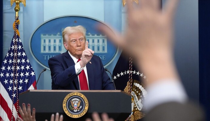 Трамп анонсував перемовини з Україною та Росією