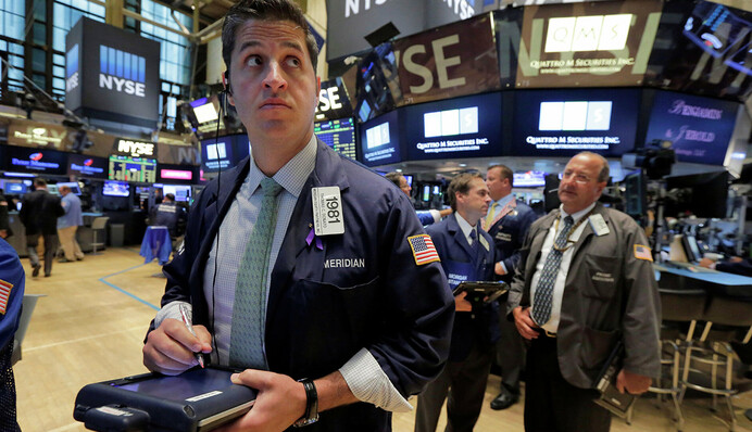 Уолл-стрит переживает падение из-за таможенного удара Трампа по всему миру