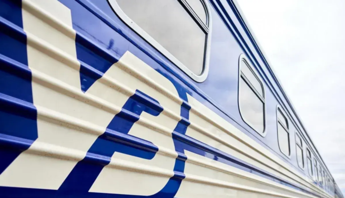 Росіяни влучили в український пасажирський поїзд