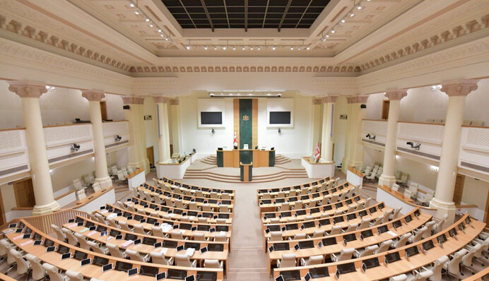 В Грузії позбавили мандатів 49 опозиційних парламентарів