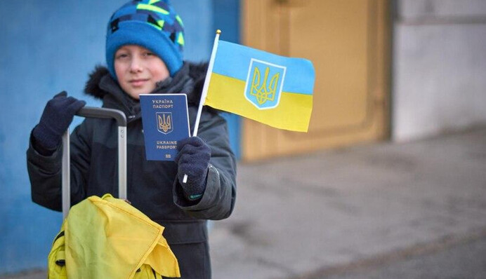В МОН ответили, сколько детей за границей дистанционно получают образование в Украине