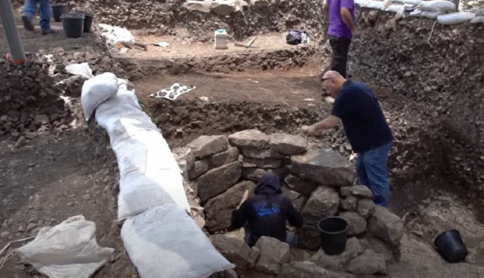 В Ізраїлі знайшли могилу шестипалої жінки-шамана