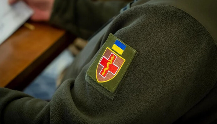 Украинских медиков будут 