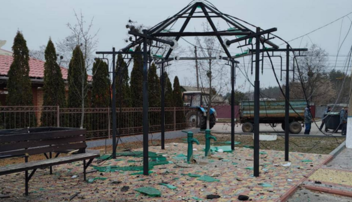 Россияне повредили детсад и два здания школы в Киевской области