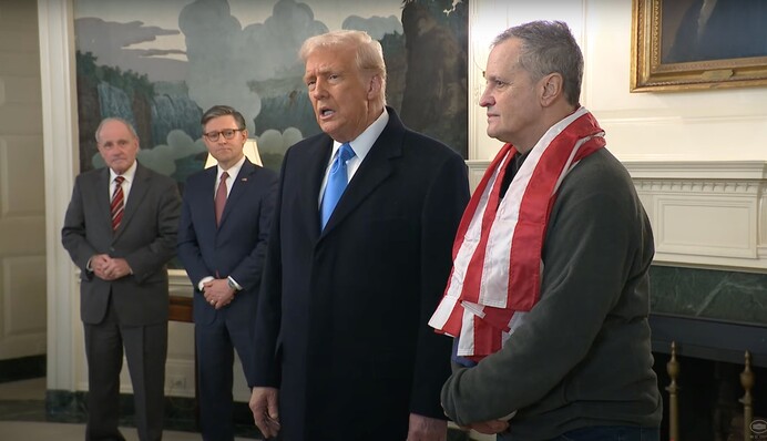 Трамп отримав від Путіна ув’язненого американця та побачив у цьому кінець війни в Україні