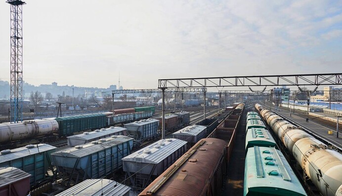 Підвищення вантажного тарифу Укрзалізниці це удар по нашій обороні – експерт