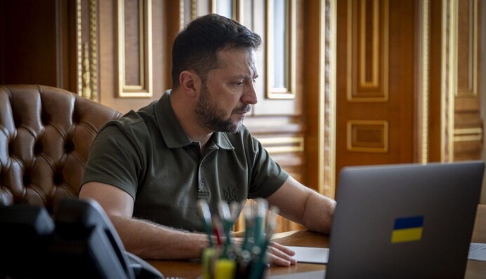 В указе Зеленского с санкциями нашли странный нюанс относительно Медведчука