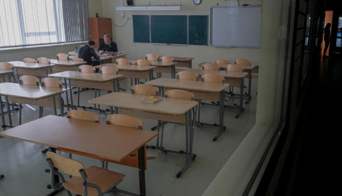 Російським школярам замість дзвінка вмикатимуть артистів, які підтримують війну з Україною