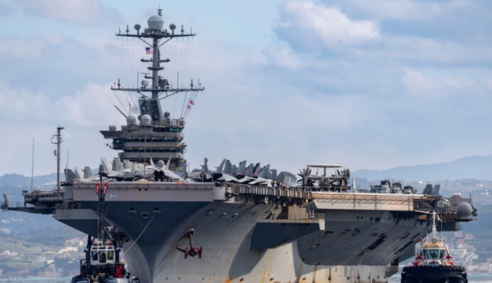 ​Авария в Средиземном море: американский авианосец столкнулся с торговым судном