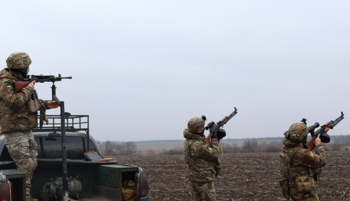 ​РФ запустила по Україні 143 дрони: у Повітряних силах ЗСУ повідомили подробиці