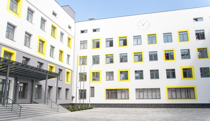 "Мобилизация стала предметом высмеивания на уровне школьных мероприятий?" Спикер ВСУ поставил украинцам жирную "двойку" из-за школьной сценки