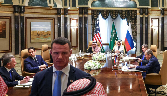 Що відбувається на перемовинах США та РФ і чим це загрожує Україні — у РНБО пояснили