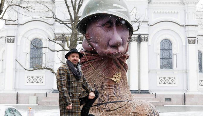 Фото скульптуры Путина в Литве стало вирусным