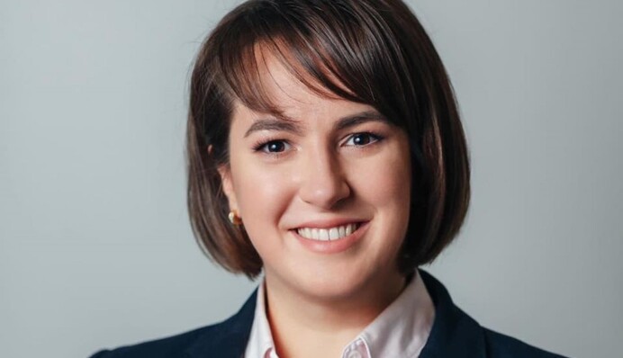 "Диктатор Зеленский уже никогда не будет президентом Украины. Миссия выполнена": в украинской активистке заподозрили агента Кремля