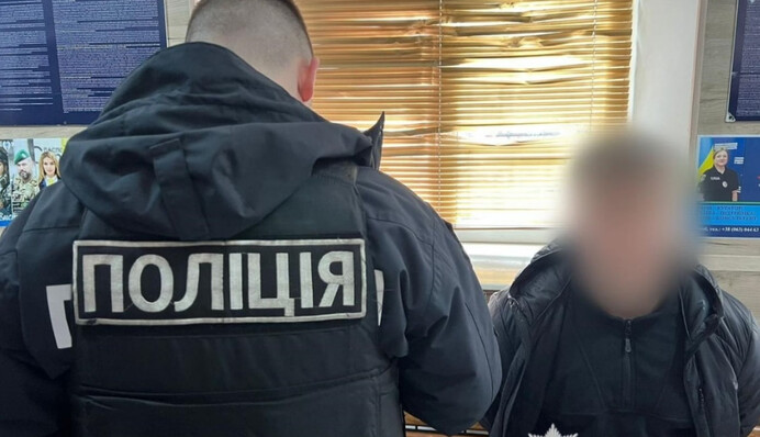 ​В Одесі чоловік розпиляв газ та стріляв у військового ТЦК