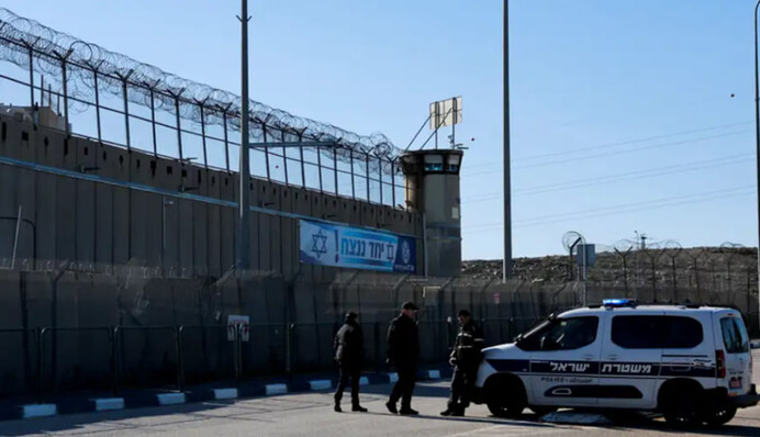 Израиль поставил на паузу освобождение заключенных палестинцев