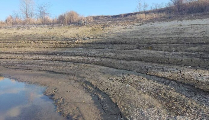 ​Поблизу Маріуполя критично обміліло водосховище