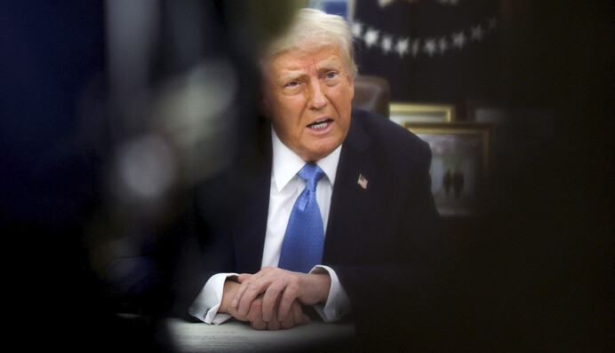 Bloomberg и CNN узнали о полной остановке Трампом военной помощи Украине