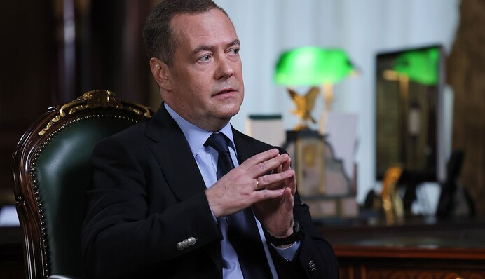 Медведев рушит слова Трампа о готовности РФ к миру