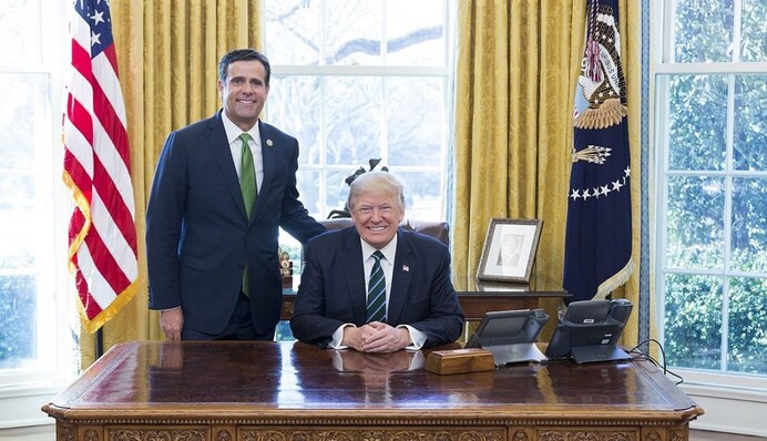 Директор ЦРУ официально сообщил о приостановлении поставок оружия и разведывательных данных в Украину