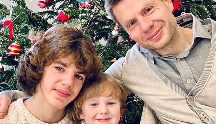 Нардеп Гончаренко відреагував на скандал навколо закордонного навчання його сина