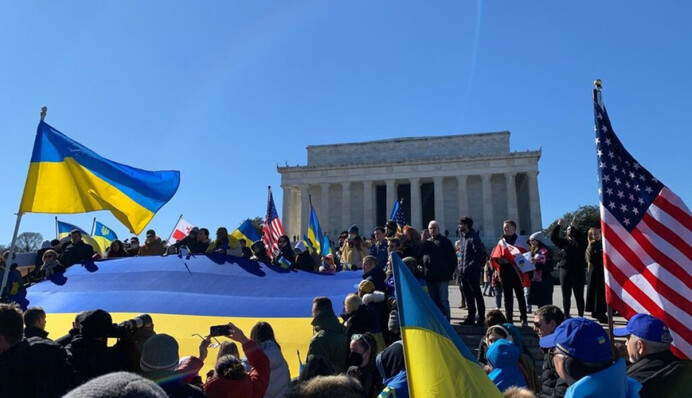 Трамп позбавить правового статусу 240 тисяч українців, які виїхали до США через війну