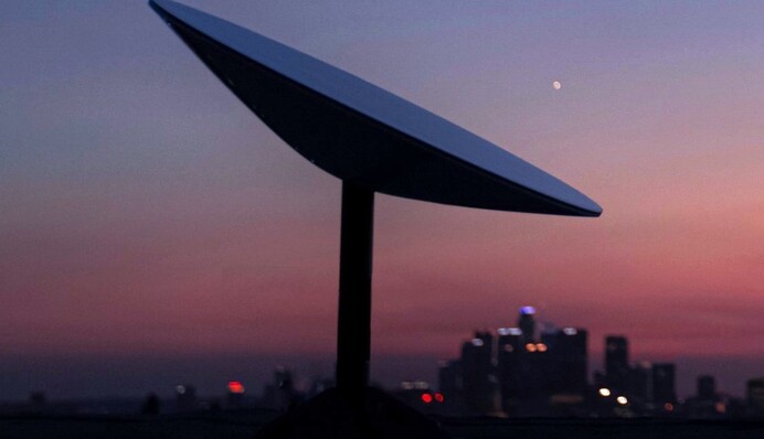 Маск пообещал не отключать Starlink Украине