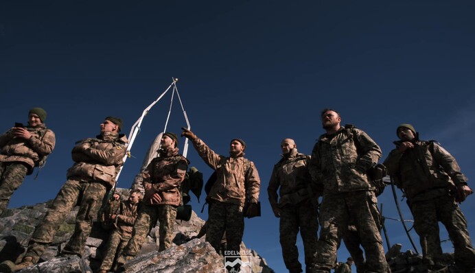 В Украине приняли присягу первые военнослужащие по контракту "18-24"