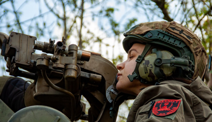 В МОУ рассказали, сколько женщин идут в армию