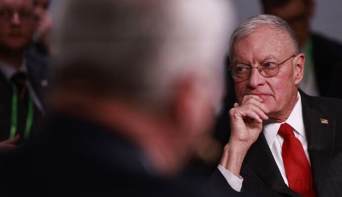 Що сталося з Келлогом: у Politico дослідили дивну роль генерала у переговорах між Україною та РФ