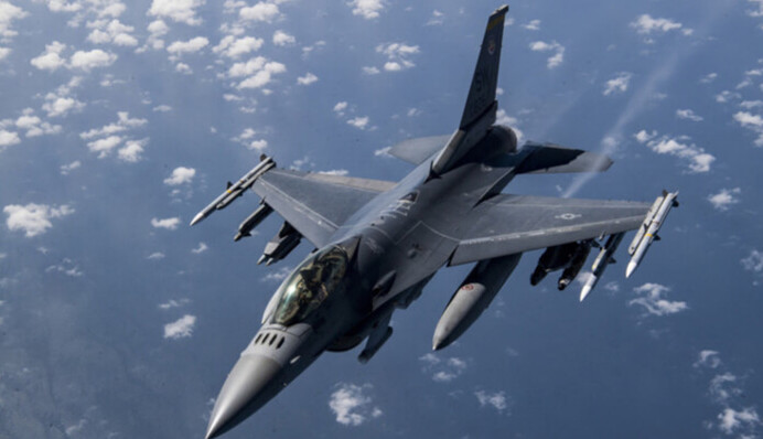 Воздушное пространство над странами Балтии будут патрулировать истребители Польши