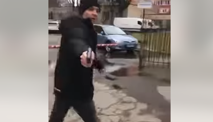 Під час конфлікту з ТЦК українець дістав пістолет