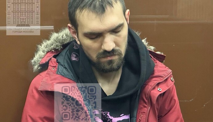 Задержанного в Беларуси комика Останина доставили в Россию с переломом позвоночника