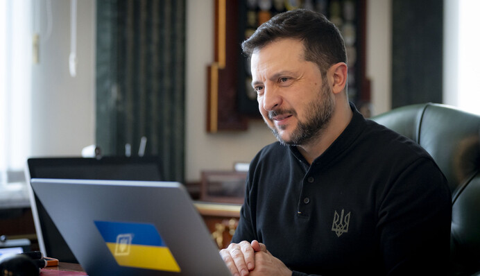 У Зеленского произошел курьез с Макроном во время онлайна с журналистами