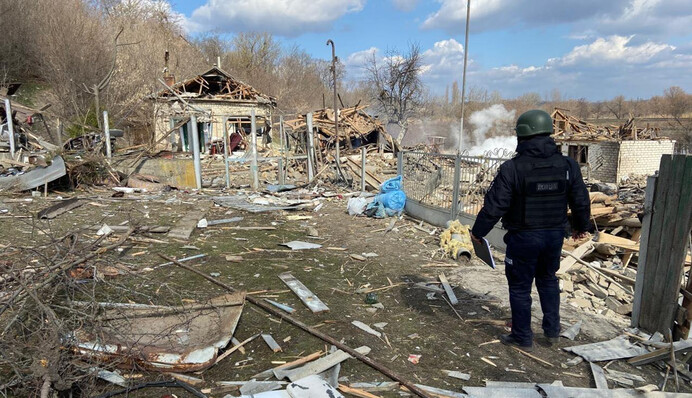 ​Місто в руїнах: у Куп'янську після ударів авіабомб дістають жертв з-під завалів