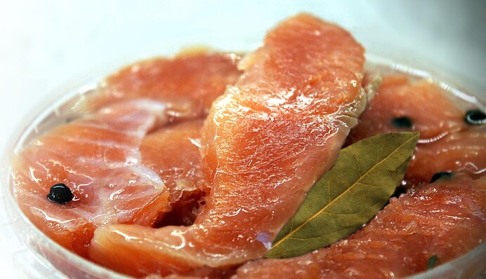 Нутриціолог зруйнував міф про особливу користь червоної риби