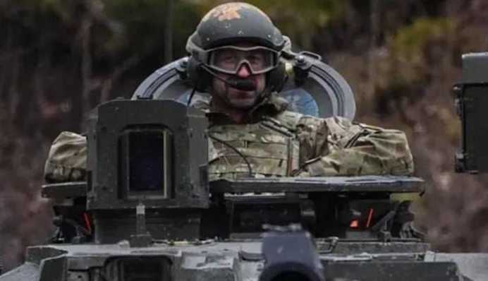 Британский принц Уильям передал 