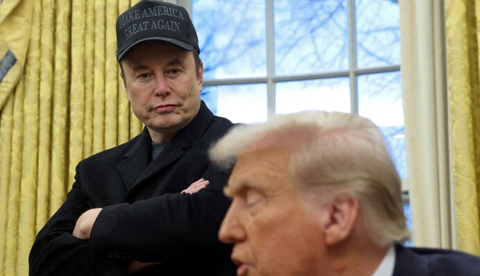 Компанія Маска SpaceX отримає мільярдні державні контракти