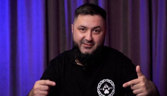 Кто такой Аким Апачев, что за скандал с ним в Судже и почему от него теперь отрекаются Z-блогеры