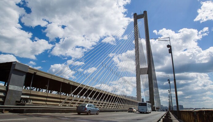 Киянина, який вигадав історію про підготовку підриву Південного мосту, засудили до 4 років ув'язнення