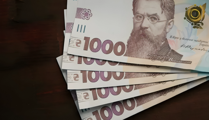 На «дикий вой» украинцев по поводу повышения зарплат в министерствах отреагировали понятным объяснением