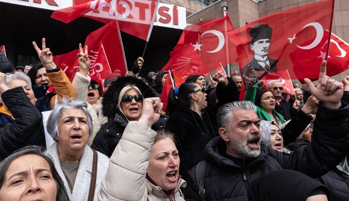 Турция депортировала журналиста BBC