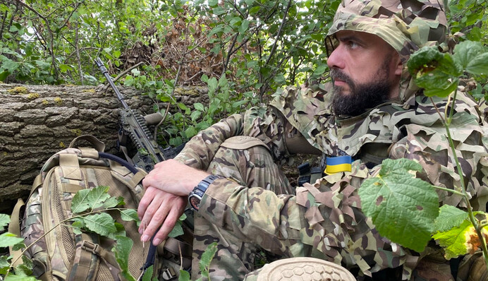 ​Письменник та офіцер ЗСУ Ілларіон Павлюк подав заяву на вихід із PEN Ukraine