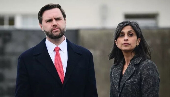 Журналістку вразила відмова Венсу від турбюро Гренландії