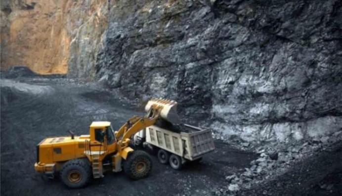 "Виглядає так, ніби Україна програла війну США": що не так з новим варіантом угоди про копалини