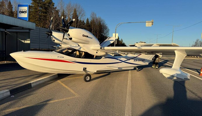 В РФ літак-амфібія екстрено сів посеред автотраси: Росавіація почала розслідування