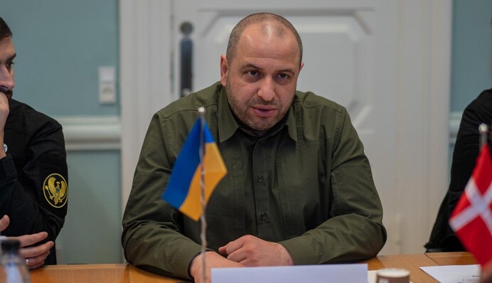 Заработная плата министра обороны Умерова значительно выросла